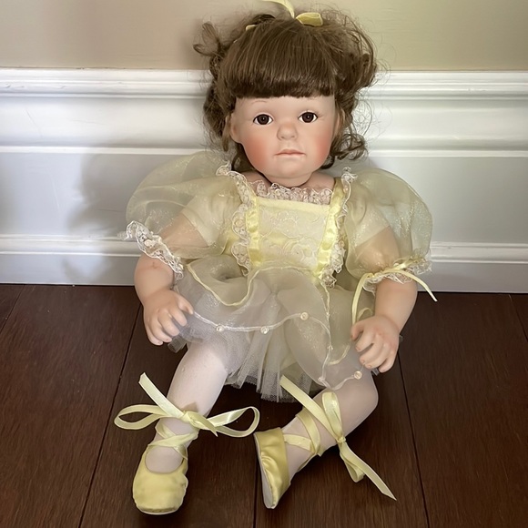 Ashton Drake Kylie Ballerina porcelain doll - Picture 1 of 6
